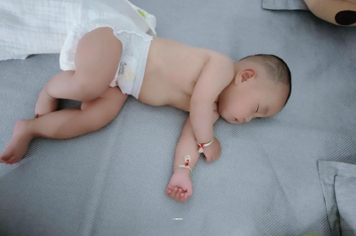 广汉没满月的宝宝
